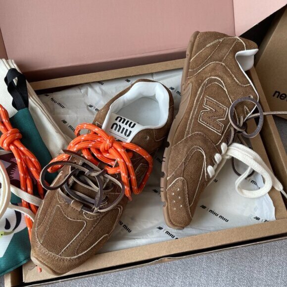 Miu Miu x New Balance 530 SL Sneakers - Picture 7 of 9